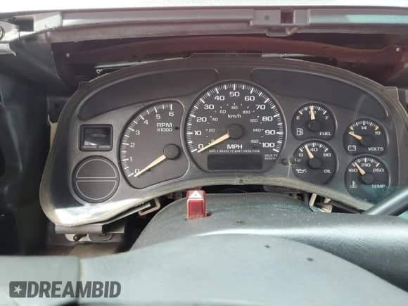 2002 GMC Sierra 1500 z VIN 1GTEC14W52Z338669, wystawiony jako Copart lot #53890055 z przebiegiem Nie podano mil oraz Szkoda całkowita • Salvage title. Historia ofert i sprzedaży dostępna na DreamBid. Obrazek 9.