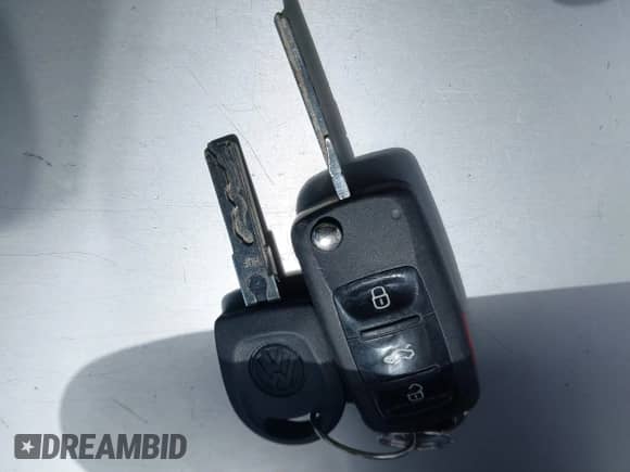 2017 Volkswagen Tiguan Wolfsburg Edition с VIN WVGRV7AX2HK005905, выставлен на аукционе IAAI как лот 42053590 с пробегом 94 864 миль миль и . История ставок и продаж доступна на DreamBid. Изображение 11.