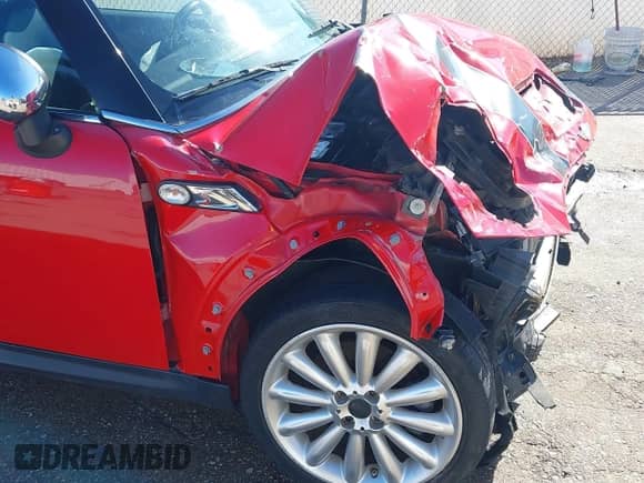 2011 MINI Hardtop S with VIN WMWSV3C52BTY13681, listed as a IAAI auction lot 41472000 with 105,754 mi miles and . Bid and sale history available at DreamBid. Image 19.