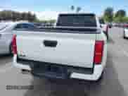 2024 Toyota Tacoma SR5 с VIN 3TYLB5JN4RT009863, выставлен на аукционе IAAI как лот 42054379 с пробегом 8 360 миль миль и . История ставок и продаж доступна на DreamBid. Изображение 16.