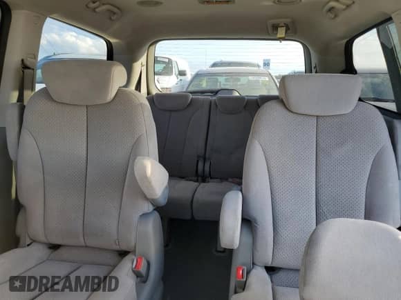 2008 Hyundai Entourage GLS with VIN KNDMC233386044562, listed as a Copart auction lot 74676734 with 61,874 mi miles and Salvage title. Bid and sale history available at DreamBid. Image 10.