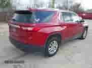 2018 Chevrolet Traverse LT Cloth z VIN 1GNEVGKW5JJ235448, wystawiony jako IAAI lot #43555205 z przebiegiem 111 945 mil mil oraz . Historia ofert i sprzedaży dostępna na DreamBid. Obrazek 4.