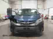 2020 Toyota Sienna XLE Premium z VIN 5TDDZ3DC9LS246480, wystawiony jako IAAI lot #43254031 z przebiegiem 75 899 mil mil oraz . Historia ofert i sprzedaży dostępna na DreamBid. Obrazek 12.