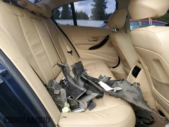 2013 BMW 3 Series 328i z VIN WBA3C1C56DF436787, wystawiony jako Copart lot #82644165 z przebiegiem 147 585 mil mil oraz Szkoda całkowita • Salvage title. Historia ofert i sprzedaży dostępna na DreamBid. Obrazek 10.