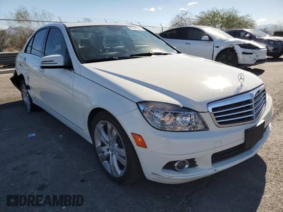 2010 Mercedes-Benz C 300 Sport z VIN WDDGF5EB1AR121837, wystawiony jako Copart lot #85347855 z przebiegiem 81 182 mil mil oraz Szkoda całkowita • Salvage title. Historia ofert i sprzedaży dostępna na DreamBid. Obrazek 4.