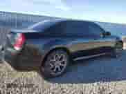 2017 Chrysler 300 S z VIN 2C3CCAGG8HH597228, wystawiony jako Copart lot #86149115 z przebiegiem 122 651 mil mil oraz Czysty tytuł • Clean title. Historia ofert i sprzedaży dostępna na DreamBid. Obrazek 3.