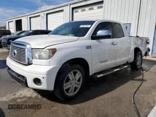 2012 Toyota Tundra Limited z VIN 5TFSY5F13CX128131, wystawiony jako Copart lot #78947464 z przebiegiem 132 206 mil mil oraz Szkoda całkowita • Salvage title. Historia ofert i sprzedaży dostępna na DreamBid. Obrazek 1.