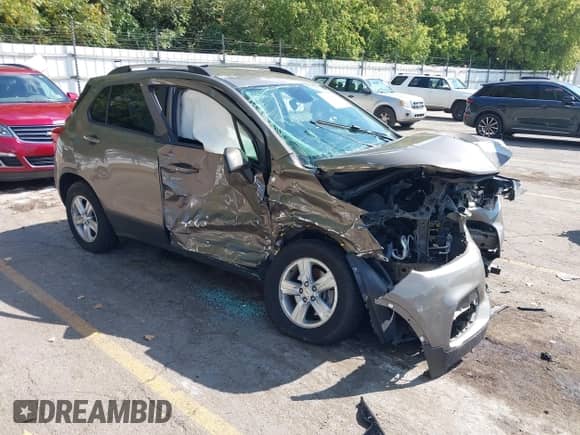 2021 Chevrolet Trax LT с VIN KL7CJPSB5MB303803, выставлен на аукционе IAAI как лот 43209622 с пробегом Не указан миль и . История ставок и продаж доступна на DreamBid. Изображение 1.