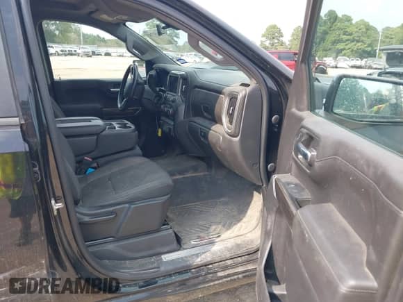 2021 Chevrolet Silverado 1500 LT with VIN 3GCUYDED1MG123000, listed as a IAAI auction lot 43157785 with 100,269 mi miles and . Bid and sale history available at DreamBid. Image 5.