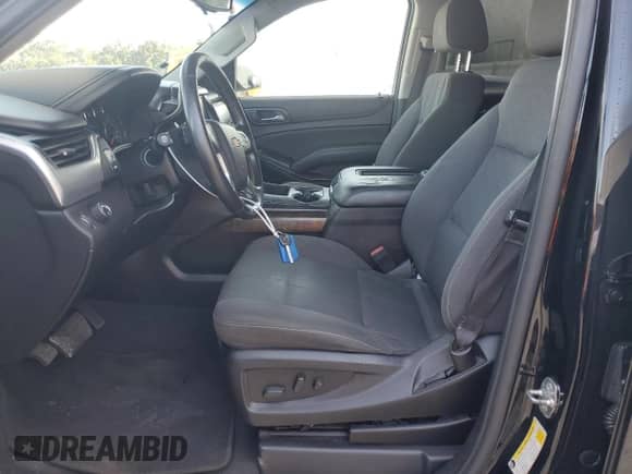 2019 Chevrolet Suburban LS with VIN 1GNSCGKCXKR341184, listed as a Copart auction lot 68689884 with 244,422 mi miles and Clean title. Bid and sale history available at DreamBid. Image 7.