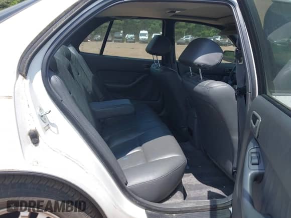 1993 Toyota Camry с VIN 4T1VK13E0PU051364, выставлен на аукционе IAAI как лот 42424824 с пробегом 126 476 миль миль и . История ставок и продаж доступна на DreamBid. Изображение 8.