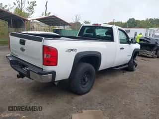 2008 Chevrolet Silverado 2500HD 1LT с VIN 1GCHK24KX8E137868, выставлен на аукционе IAAI как лот 43418663 с пробегом 173 253 миль миль и . История ставок и продаж доступна на DreamBid. Изображение 4.