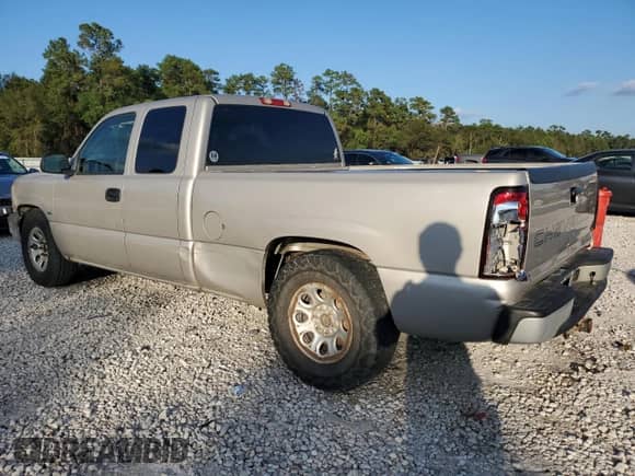 2006 Chevrolet Silverado 1500 LS z VIN 1GCEC19X36Z117305, wystawiony jako Copart lot #80201124 z przebiegiem 227 467 mil mil oraz Czysty tytuł • Clean title. Historia ofert i sprzedaży dostępna na DreamBid. Obrazek 2.