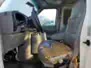 2001 Ford Econoline Cargo с VIN 1FTRE142X1HA65337, выставлен на аукционе Copart как лот 64150804 с пробегом 219 274 миль миль и На запчасти • Non repairable. История ставок и продаж доступна на DreamBid. Изображение 7.