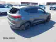 2019 Hyundai Tucson Sport z VIN KM8J33AL5KU925161, wystawiony jako IAAI lot #41570199 z przebiegiem 85 081 mil mil oraz . Historia ofert i sprzedaży dostępna na DreamBid. Obrazek 4.