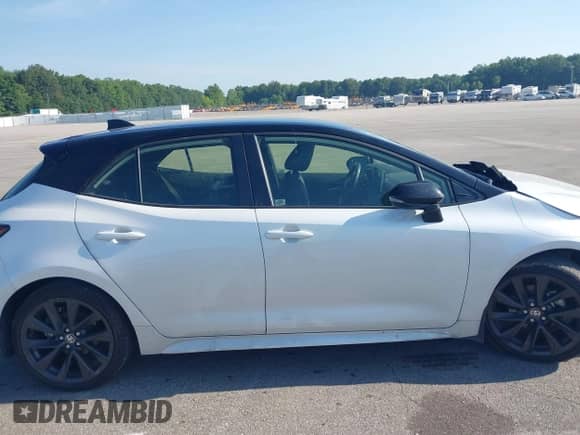 2024 Toyota Corolla XSE z VIN JTNC4MBE0R3217931, wystawiony jako IAAI lot #42579841 z przebiegiem 26 832 mil mil oraz . Historia ofert i sprzedaży dostępna na DreamBid. Obrazek 14.