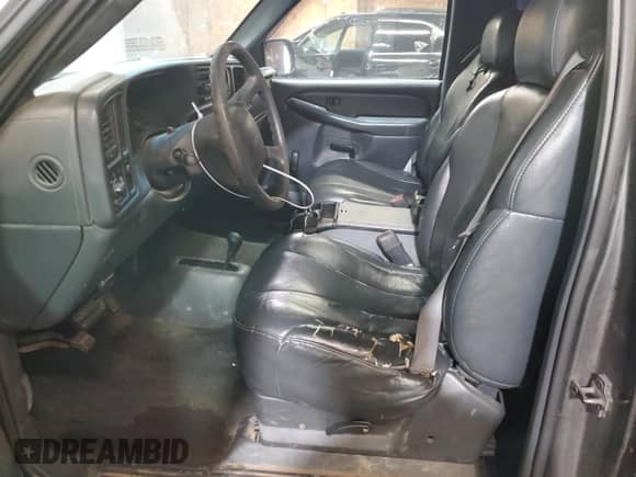 2002 GMC Sierra 1500 z VIN 1GTEK14W92Z144228, wystawiony jako Copart lot #69551834 z przebiegiem 318 824 mil mil oraz Czysty tytuł • Clean title. Historia ofert i sprzedaży dostępna na DreamBid. Obrazek 7.