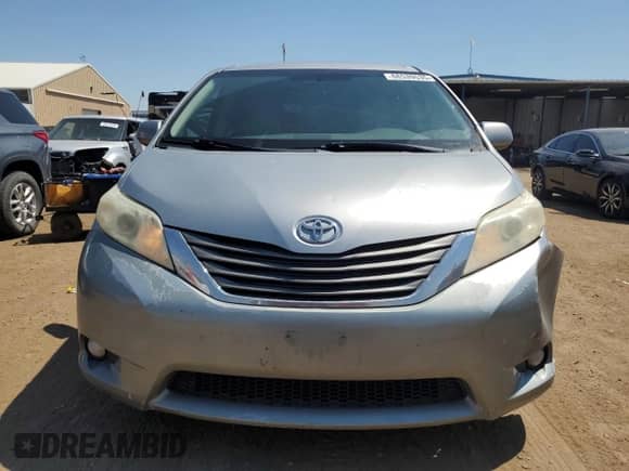 2014 Toyota Sienna Limited z VIN 5TDDK3DC7ES075218, wystawiony jako Copart lot #68539535 z przebiegiem 222 423 mil mil oraz Szkoda całkowita • Salvage title. Historia ofert i sprzedaży dostępna na DreamBid. Obrazek 5.