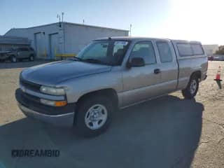 2002 Chevrolet Silverado 1500 LS с VIN 2GCEC19WX21412752, выставлен на аукционе Copart как лот 48411305 с пробегом 171 567 миль миль и Чистый • Clean title. История ставок и продаж доступна на DreamBid. Изображение 1.