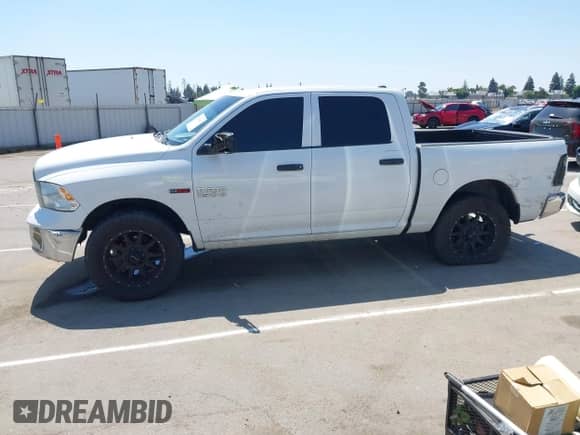 2015 Ram 1500 Tradesman с VIN 1C6RR6KM4FS590255, выставлен на аукционе IAAI как лот 42154163 с пробегом 139 128 миль миль и . История ставок и продаж доступна на DreamBid. Изображение 14.