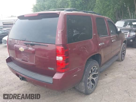 2008 Chevrolet Tahoe 3LT z VIN 1GNFK13038J140207, wystawiony jako IAAI lot #42430493 z przebiegiem 302 507 mil mil oraz . Historia ofert i sprzedaży dostępna na DreamBid. Obrazek 4.