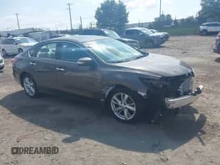 2015 Nissan Altima SL with VIN 1N4AL3APXFN405003, listed as a IAAI auction lot 42755315 with 52,089 mi miles and . Bid and sale history available at DreamBid. Image 1.