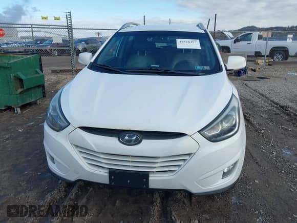 2014 Hyundai Tucson Walking Dead Edition z VIN KM8JUCAG6EU876024, wystawiony jako IAAI lot #41526297 z przebiegiem 213 196 mil mil oraz . Historia ofert i sprzedaży dostępna na DreamBid. Obrazek 12.