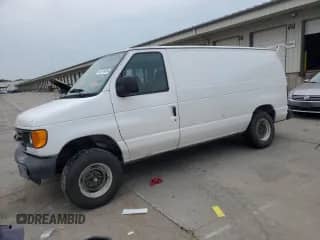 2003 Ford Econoline Cargo с VIN 1FTNE24W43HB61331, выставлен на аукционе Copart как лот 60618495 с пробегом 142 451 миль миль и Списание • Salvage title. История ставок и продаж доступна на DreamBid. Изображение 1.