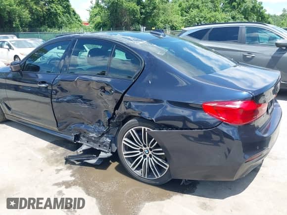 2017 BMW 5 Series 540i xDrive с VIN WBAJE7C35HG887311, выставлен на аукционе IAAI как лот 42435268 с пробегом 74 391 миль миль и . История ставок и продаж доступна на DreamBid. Изображение 6.