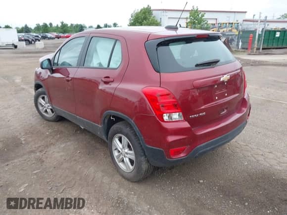 2021 Chevrolet Trax LS z VIN KL7CJNSB8MB354653, wystawiony jako IAAI lot #42664655 z przebiegiem 58 592 mil mil oraz . Historia ofert i sprzedaży dostępna na DreamBid. Obrazek 3.