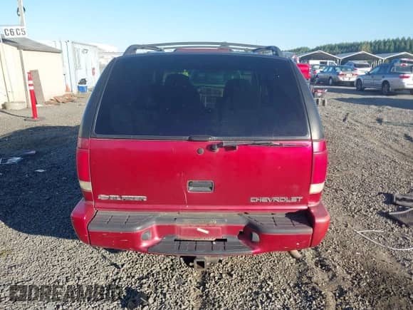 2000 Chevrolet Blazer LT с VIN 1GNDT13W6Y2243611, выставлен на аукционе IAAI как лот 43242790 с пробегом 251 823 миль миль и . История ставок и продаж доступна на DreamBid. Изображение 17.