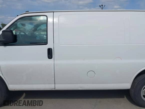 2018 Chevrolet Express Cargo с VIN 1GCWGAFP0J1269952, выставлен на аукционе IAAI как лот 42033241 с пробегом 260 000 миль миль и . История ставок и продаж доступна на DreamBid. Изображение 15.