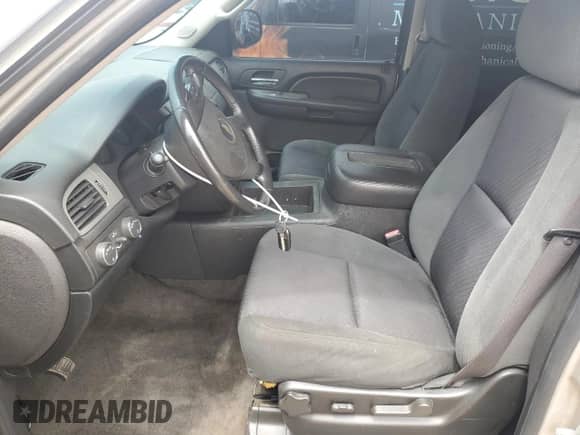 2009 Chevrolet Tahoe Commercial z VIN 1GNFK130X9R234619, wystawiony jako Copart lot #65874775 z przebiegiem 118 241 mil mil oraz Czysty tytuł • Clean title. Historia ofert i sprzedaży dostępna na DreamBid. Obrazek 7.