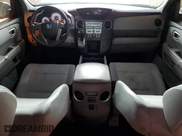 2010 Honda Pilot LX with VIN 5FNYF3H21AB019331, listed as a Copart auction lot 81974225 with 179,692 mi miles and Salvage title. Bid and sale history available at DreamBid. Image 8.