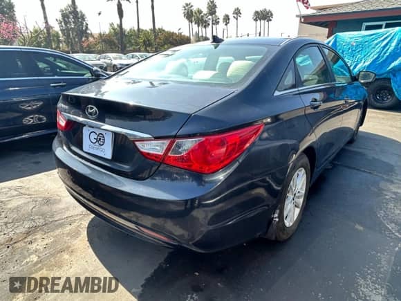 2012 Hyundai Sonata GLS z VIN 5NPEB4ACXCH418850, wystawiony jako Copart lot #85947365 z przebiegiem 101 033 mil mil oraz Czysty tytuł • Clean title. Historia ofert i sprzedaży dostępna na DreamBid. Obrazek 4.