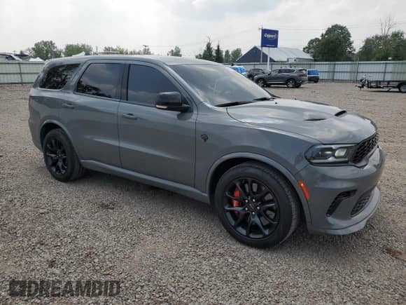 2023 Dodge Durango SRT Hellcat z VIN 1C4SDJH95PC553029, wystawiony jako Copart lot #68434405 z przebiegiem 6 518 mil mil oraz Szkoda całkowita • Salvage title. Historia ofert i sprzedaży dostępna na DreamBid. Obrazek 4.