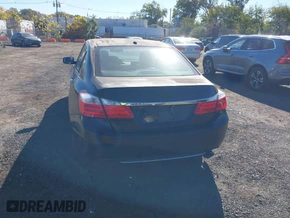 2013 Honda Accord EX-L z VIN 1HGCR2F8XDA125987, wystawiony jako IAAI lot #43443483 z przebiegiem 261 989 mil mil oraz . Historia ofert i sprzedaży dostępna na DreamBid. Obrazek 16.