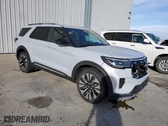 2025 Ford Explorer Platinum with VIN 1FMUK8HH5SGB62684, listed as a Copart auction lot 72032075 with 7,403 mi miles and Non repairable. Bid and sale history available at DreamBid. Image 4.