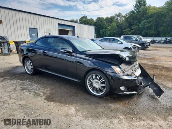 2010 Lexus IS 250 C z VIN JTHFF2C22A2509836, wystawiony jako Copart lot #70306335 z przebiegiem 102 697 mil mil oraz Szkoda całkowita • Salvage title. Historia ofert i sprzedaży dostępna na DreamBid. Obrazek 4.