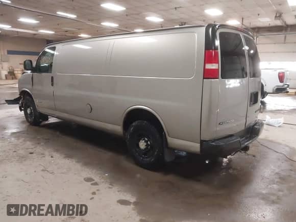 2004 Chevrolet Express Cargo with VIN 1GCGG29V441219788, listed as a IAAI auction lot 41918681 with 380,000 mi miles and . Bid and sale history available at DreamBid. Image 3.