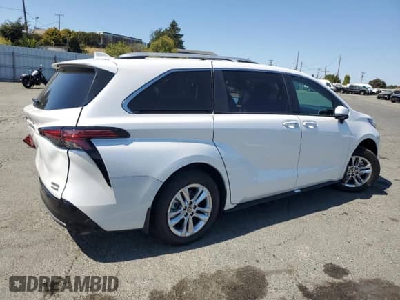 2024 Toyota Sienna Limited z VIN 5TDZRKEC2RS211061, wystawiony jako Copart lot #70225025 z przebiegiem 21 736 mil mil oraz Szkoda całkowita • Salvage title. Historia ofert i sprzedaży dostępna na DreamBid. Obrazek 3.