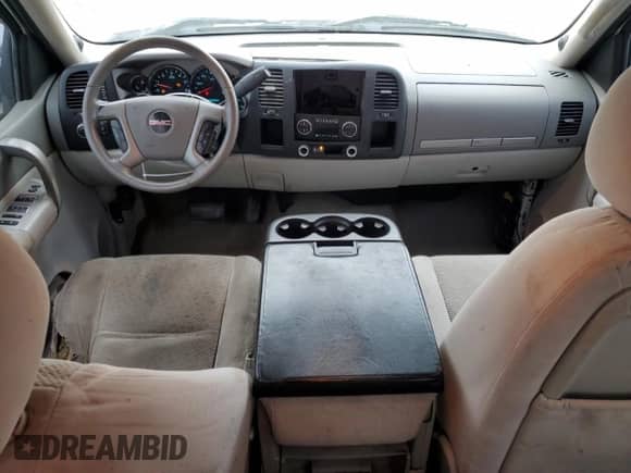 2008 GMC Sierra 1500 Work Truck with VIN 2GTEC19C781125822, listed as a Copart auction lot 71683234 with 246,362 mi miles and Salvage title. Bid and sale history available at DreamBid. Image 8.