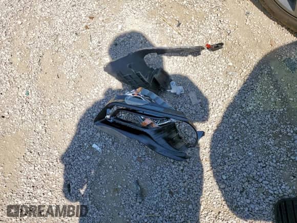 2023 Chrysler 300 Touring z VIN 2C3CCAAG9PH677094, wystawiony jako Copart lot #71421315 z przebiegiem 31 196 mil mil oraz Czysty tytuł • Clean title. Historia ofert i sprzedaży dostępna na DreamBid. Obrazek 12.