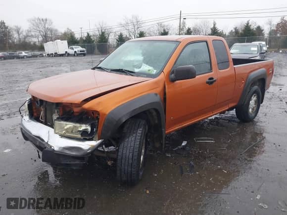 2006 Chevrolet Colorado 1LT z VIN 1GCDT196768233521, wystawiony jako IAAI lot #40860588 z przebiegiem 107 803 mil mil oraz . Historia ofert i sprzedaży dostępna na DreamBid. Obrazek 2.