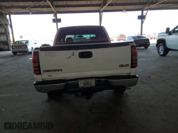 2005 GMC Sierra 1500 SLT z VIN 2GTEC13T951337142, wystawiony jako Copart lot #52823625 z przebiegiem 245 568 mil mil oraz Szkoda całkowita • Salvage title. Historia ofert i sprzedaży dostępna na DreamBid. Obrazek 6.