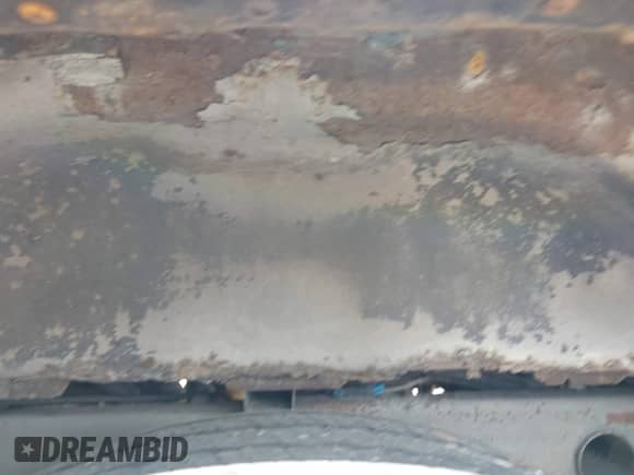 2011 Chevrolet Silverado 1500 LT z VIN 1GCRKSE36BZ249997, wystawiony jako IAAI lot #43349815 z przebiegiem 251 194 mil mil oraz . Historia ofert i sprzedaży dostępna na DreamBid. Obrazek 18.