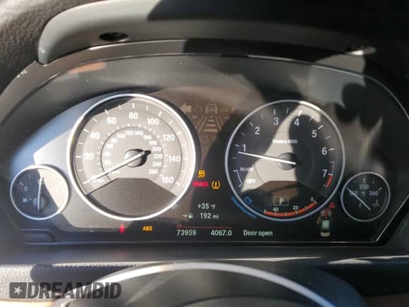 2018 BMW 3 Series 340i xDrive с VIN WBA8B7G58JNU94987, выставлен на аукционе Copart как лот 81843094 с пробегом 73 959 миль миль и Списание • Salvage title. История ставок и продаж доступна на DreamBid. Изображение 9.