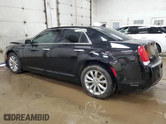 2018 Chrysler 300 Limited z VIN 2C3CCAKGXJH137775, wystawiony jako Copart lot #62379205 z przebiegiem Nie podano mil oraz Czysty tytuł • Clean title. Historia ofert i sprzedaży dostępna na DreamBid. Obrazek 2.