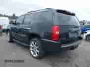 2013 Chevrolet Tahoe LTZ z VIN 1GNSKCE07DR180583, wystawiony jako IAAI lot #43188165 z przebiegiem 148 943 mil mil oraz . Historia ofert i sprzedaży dostępna na DreamBid. Obrazek 3.