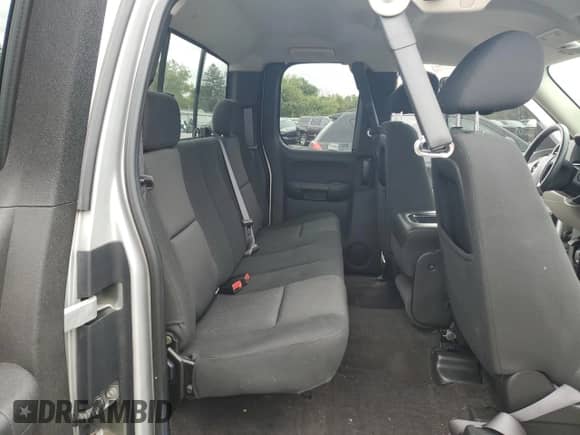 2011 GMC Sierra 1500 SL z VIN 1GTR2UEA9BZ292823, wystawiony jako Copart lot #72561334 z przebiegiem 151 421 mil mil oraz Szkoda całkowita • Salvage title. Historia ofert i sprzedaży dostępna na DreamBid. Obrazek 10.